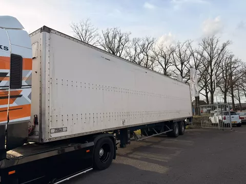Fruehauf 2 axles double tyre box trailer